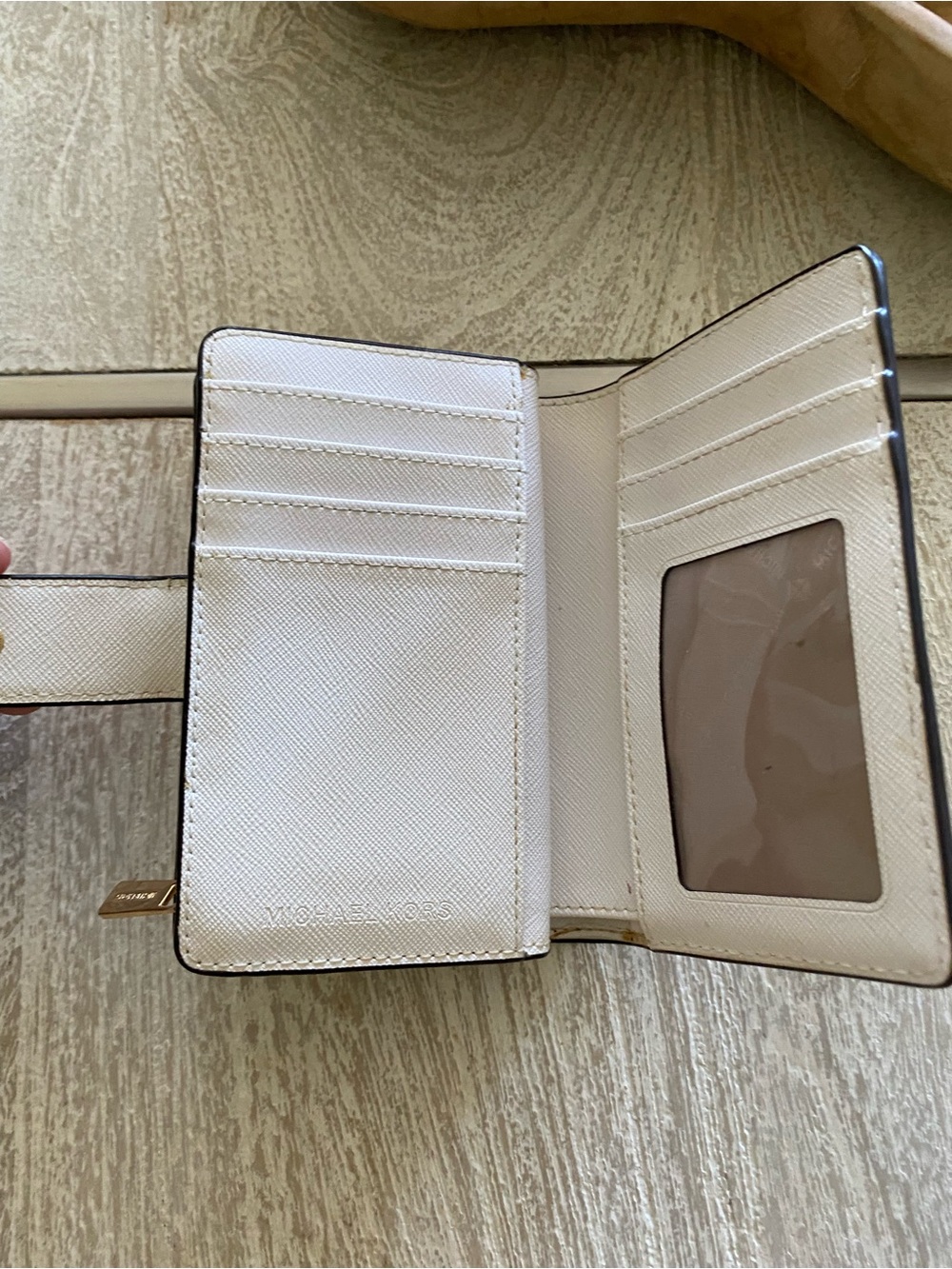 Michael Kors Gold-Logo White Saffiano Wallet - Picture 6 of 6